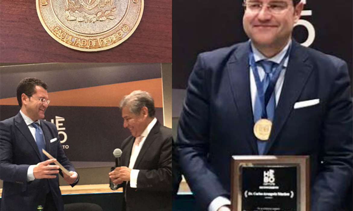 Carlos Aránguez recibe la medalla “Iustitia e ius”