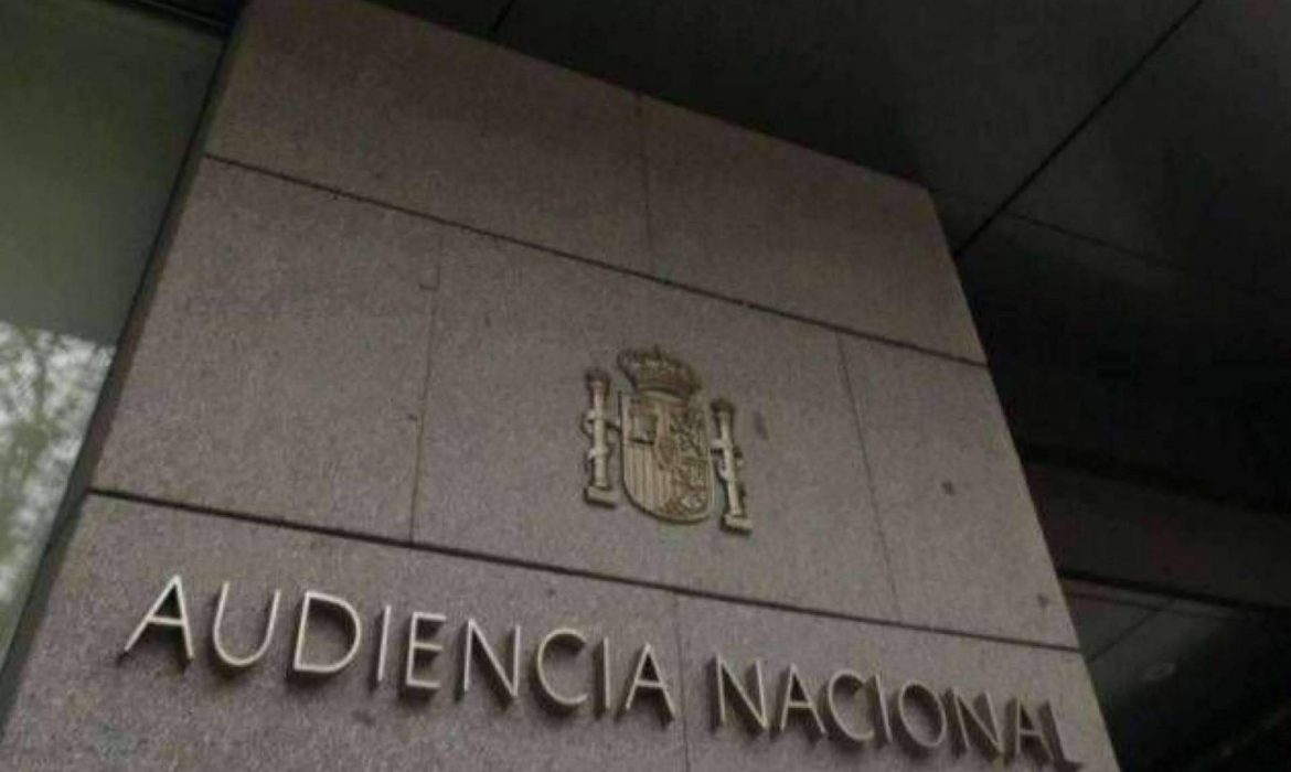 La Audiencia Nacional retira una multa de 27.000 euros y devuelve todo el dinero incautado a una persona que portaba 103.000 euros